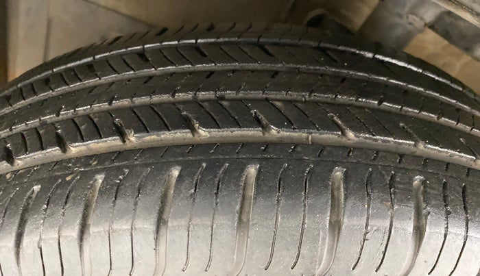 2010 Maruti Swift Dzire ZXI 1.2 BS IV, Petrol, Manual, 27,417 km, Left Front Tyre Tread
