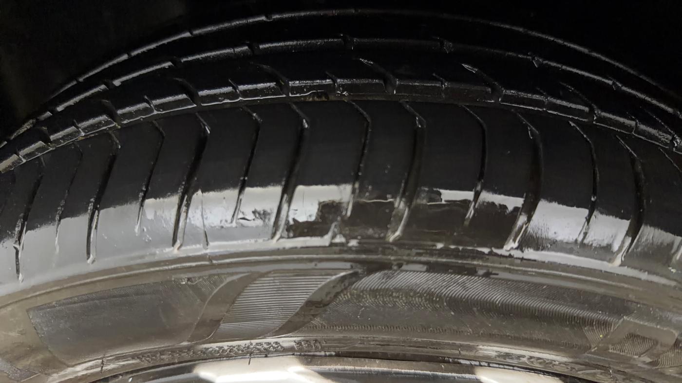 2022 Tata ALTROZ XM PLUS PETROL, Petrol, Manual, 63,153 km, Left Front Tyre Tread