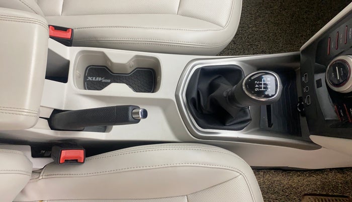2019 Mahindra XUV300 W8 (O) 1.5 DIESEL, Diesel, Manual, 72,217 km, Gear Lever