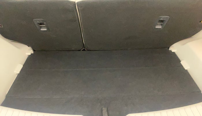 2019 Mahindra XUV300 W8 (O) 1.5 DIESEL, Diesel, Manual, 72,217 km, Boot Inside