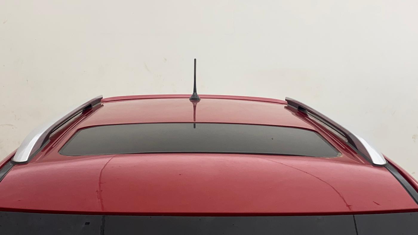 2019 Mahindra XUV300 W8 (O) 1.5 DIESEL, Diesel, Manual, 72,217 km, Moonroof/ Sunroof