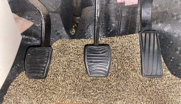 2019 Mahindra XUV300 W8 (O) 1.5 DIESEL, Diesel, Manual, 72,217 km, Pedals