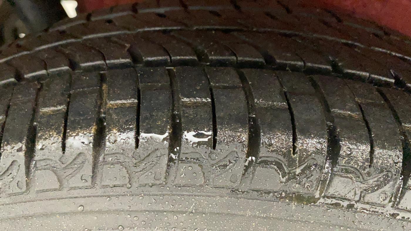 2013 Maruti Wagon R Stingray VXI, Petrol, Manual, 49,149 km, Right Rear Tyre Tread