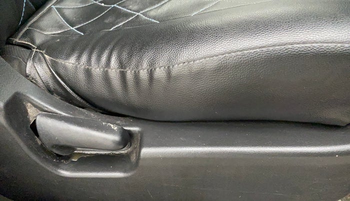 2013 Maruti Wagon R Stingray VXI, Petrol, Manual, 49,149 km, Driver Side Adjustment Panel