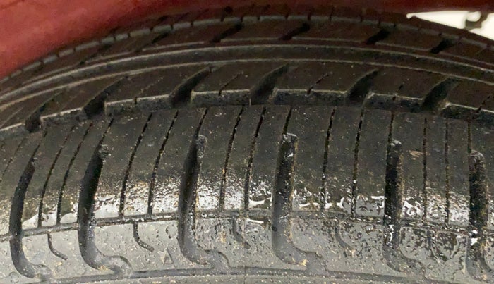 2013 Maruti Wagon R Stingray VXI, Petrol, Manual, 49,149 km, Left Rear Tyre Tread
