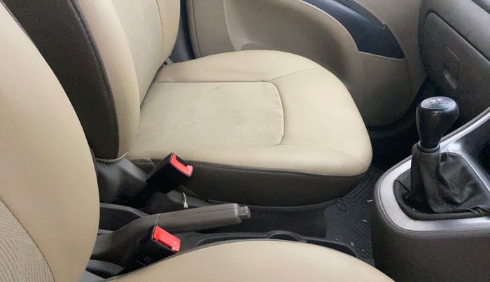 2013 Hyundai i10 MAGNA 1.1, Petrol, Manual, 1,19,983 km, Gear Lever