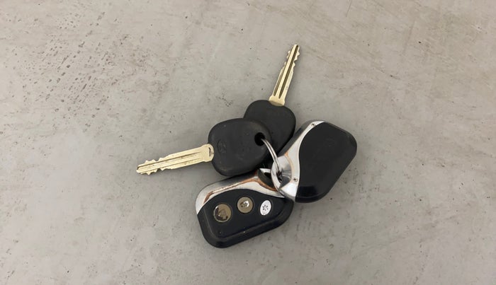 2013 Hyundai i10 MAGNA 1.1, Petrol, Manual, 1,19,983 km, Key Close Up