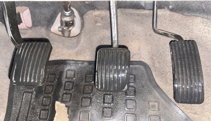 2013 Hyundai i10 MAGNA 1.1, Petrol, Manual, 1,19,983 km, Pedals