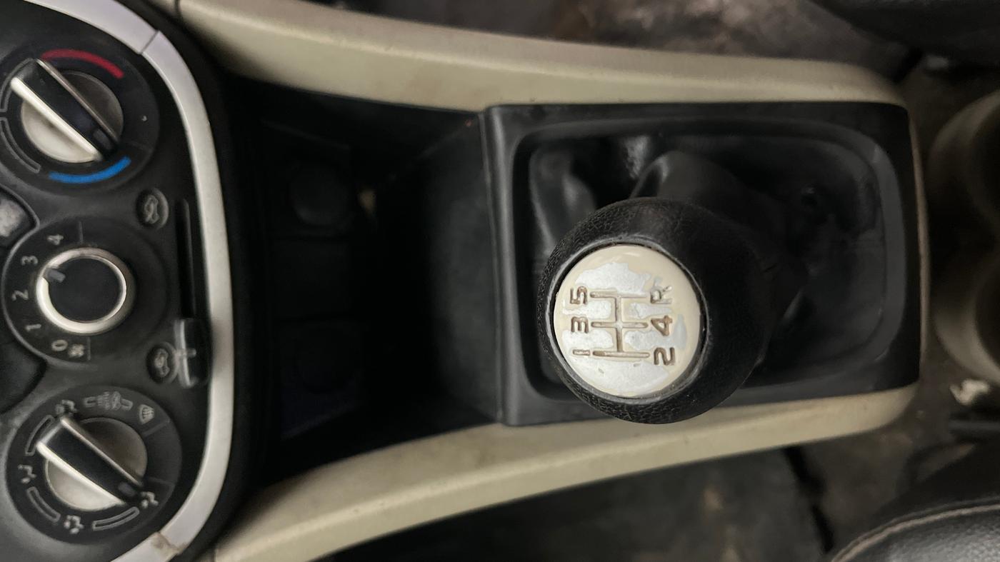 2016 Maruti Celerio VXI, CNG, Manual, 69,493 km, Gear Lever
