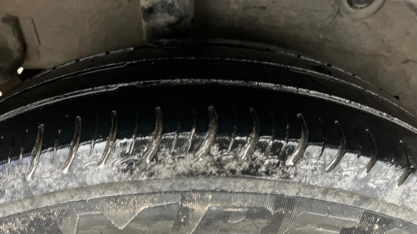 2016 Maruti Celerio VXI, CNG, Manual, 69,493 km, Right Rear Tyre Tread