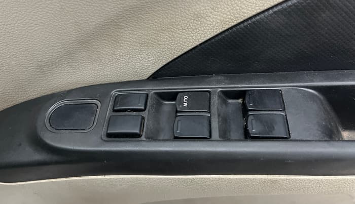 2016 Maruti Celerio VXI, CNG, Manual, 69,447 km, Driver Side Door Panels Control