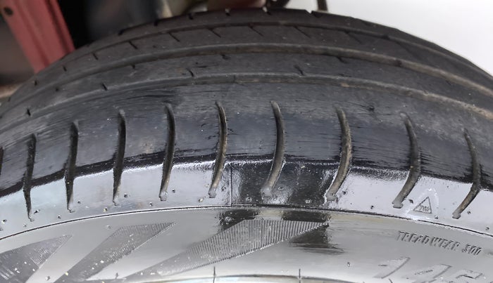 2016 Maruti Alto 800 LXI, Petrol, Manual, 12 km, Left Rear Tyre Tread