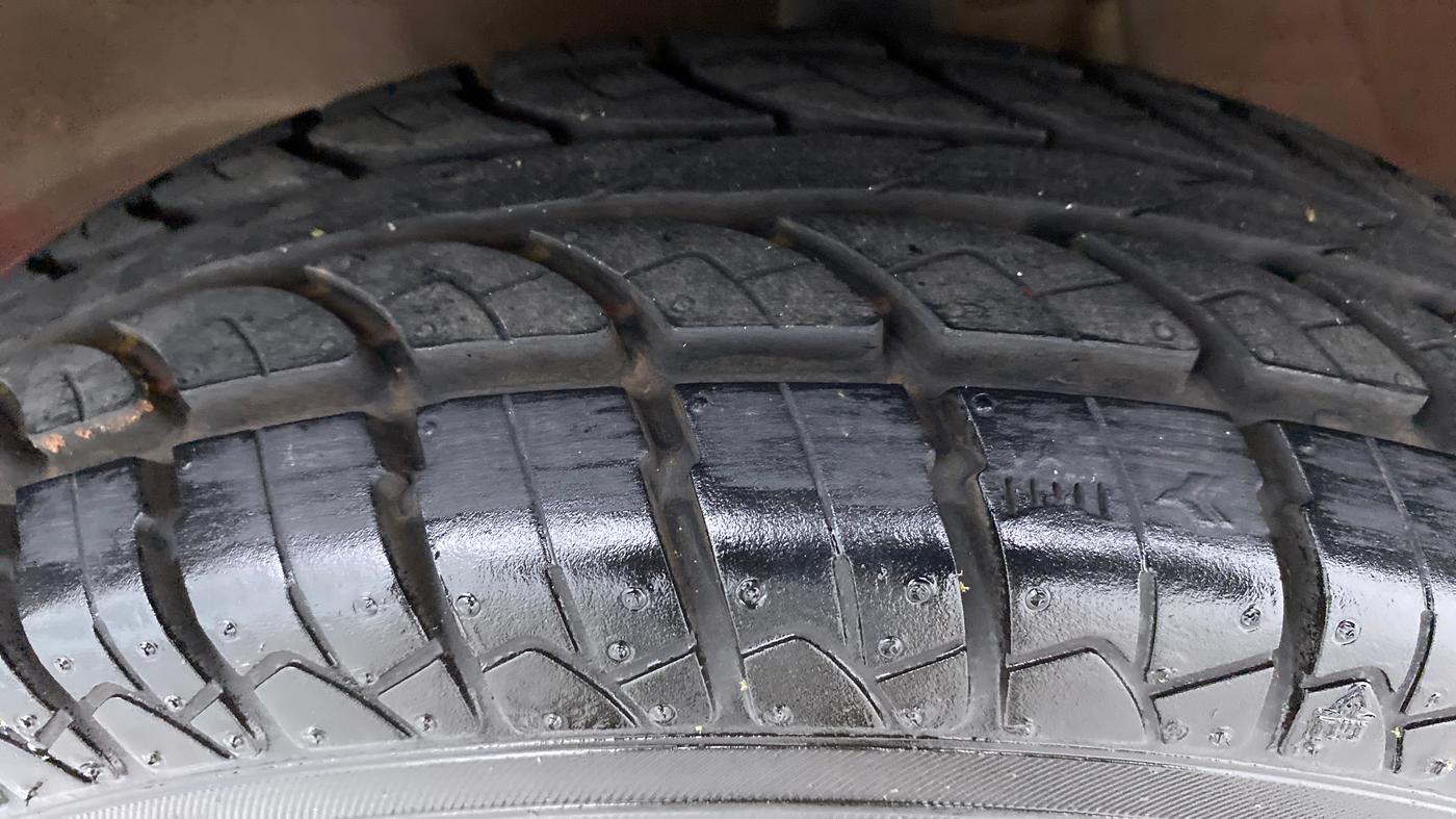 2016 Maruti Alto 800 LXI, Petrol, Manual, 12 km, Left Front Tyre Tread