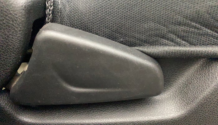 2018 Renault Kwid RXT 1.0 AMT, Petrol, Automatic, 28,067 km, Driver Side Adjustment Panel