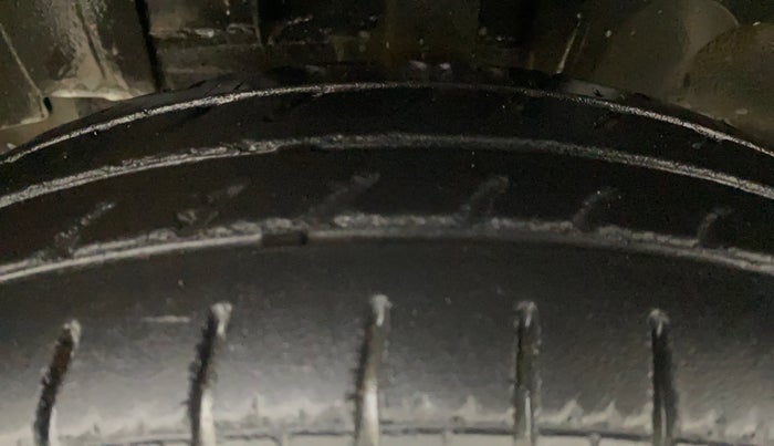 2018 Renault Kwid RXT 1.0 AMT, Petrol, Automatic, 28,067 km, Left Front Tyre Tread