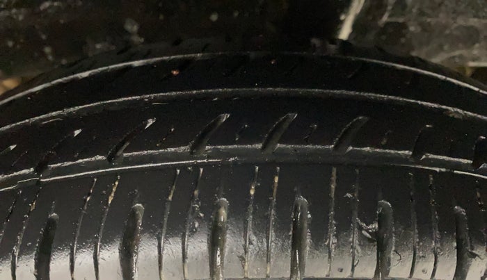 2018 Renault Kwid RXT 1.0 AMT, Petrol, Automatic, 28,067 km, Left Rear Tyre Tread