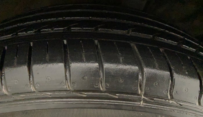 2017 Hyundai Creta E PLUS 1.6 PETROL, Petrol, Manual, 31,237 km, Right Rear Tyre Tread