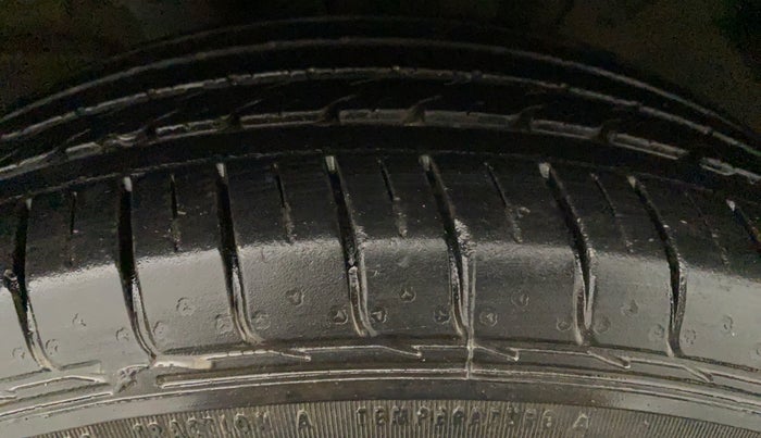 2017 Hyundai Creta E PLUS 1.6 PETROL, Petrol, Manual, 31,237 km, Left Front Tyre Tread