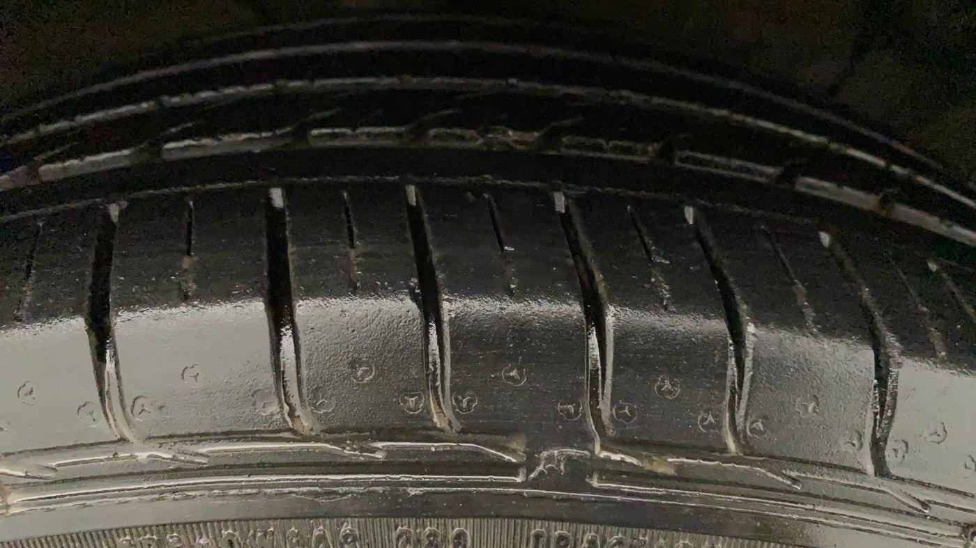 2017 Hyundai Creta E PLUS 1.6 PETROL, Petrol, Manual, 31,237 km, Right Front Tyre Tread