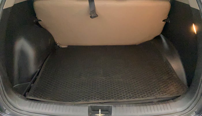 2017 Hyundai Creta E PLUS 1.6 PETROL, Petrol, Manual, 31,237 km, Boot Inside