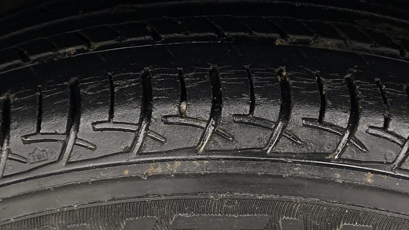 2018 Maruti Baleno DELTA PETROL 1.2, Petrol, Manual, 23,885 km, Left Front Tyre Tread