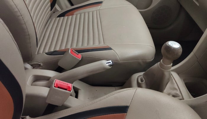 2015 Maruti Swift Dzire VXI, Petrol, Manual, 35,160 km, Gear Lever