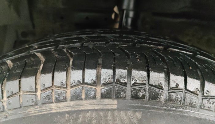 2015 Maruti Swift Dzire VXI, Petrol, Manual, 35,160 km, Left Front Tyre Tread