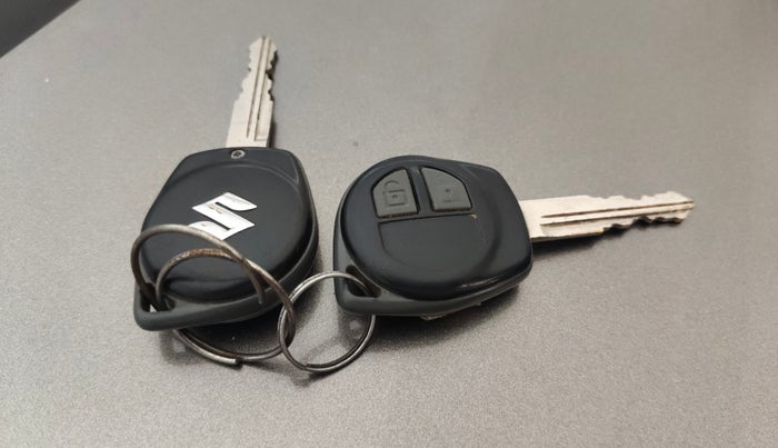 2015 Maruti Swift Dzire VXI, Petrol, Manual, 35,160 km, Key Close Up