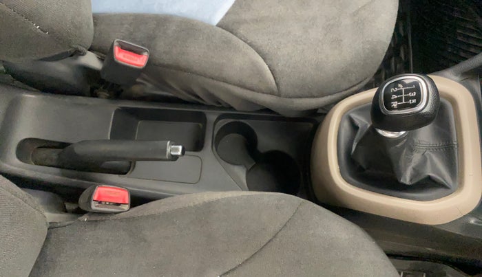 2015 Hyundai Xcent S 1.2, Petrol, Manual, 91,501 km, Gear Lever