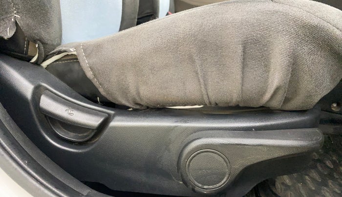 2015 Hyundai Xcent S 1.2, Petrol, Manual, 91,501 km, Driver Side Adjustment Panel