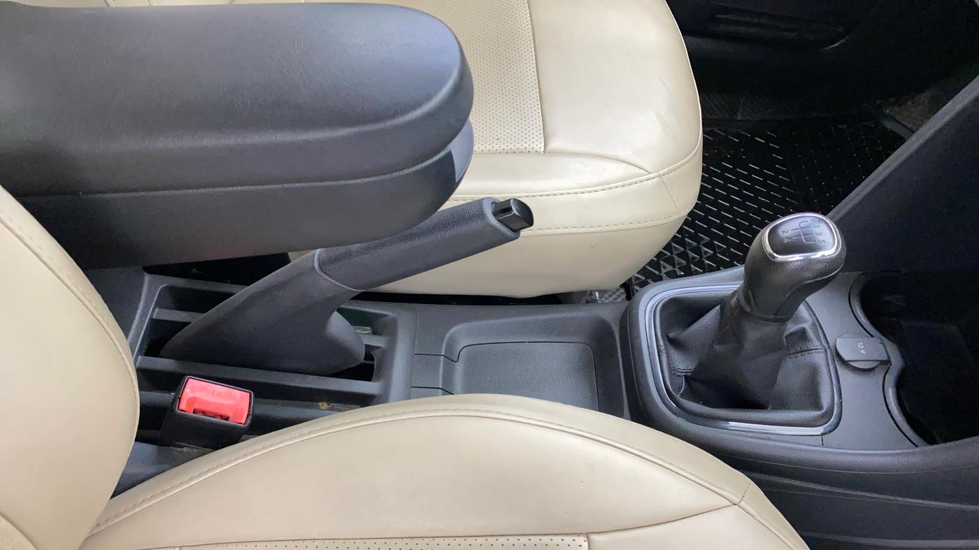 2019 Skoda Rapid 1.6 MPI ACTIVE, Petrol, Manual, 46,437 km, Gear Lever