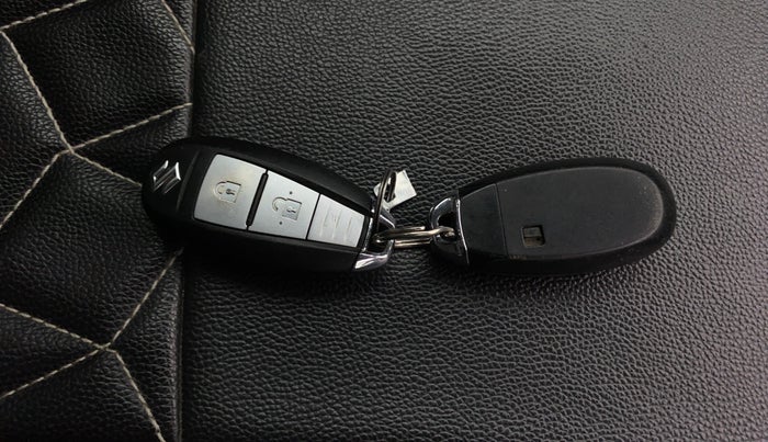 2016 Maruti Baleno ALPHA PETROL 1.2, Petrol, Manual, 52,653 km, Key Close Up