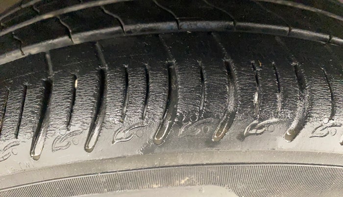 2016 Maruti Baleno ALPHA PETROL 1.2, Petrol, Manual, 52,653 km, Right Front Tyre Tread