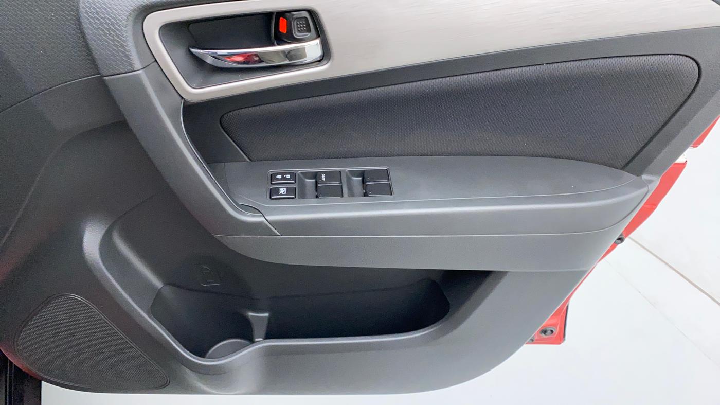 2016 Maruti Vitara Brezza ZDI PLUS DUAL TONE, Diesel, Manual, 52,068 km, Driver Side Door Panels Control