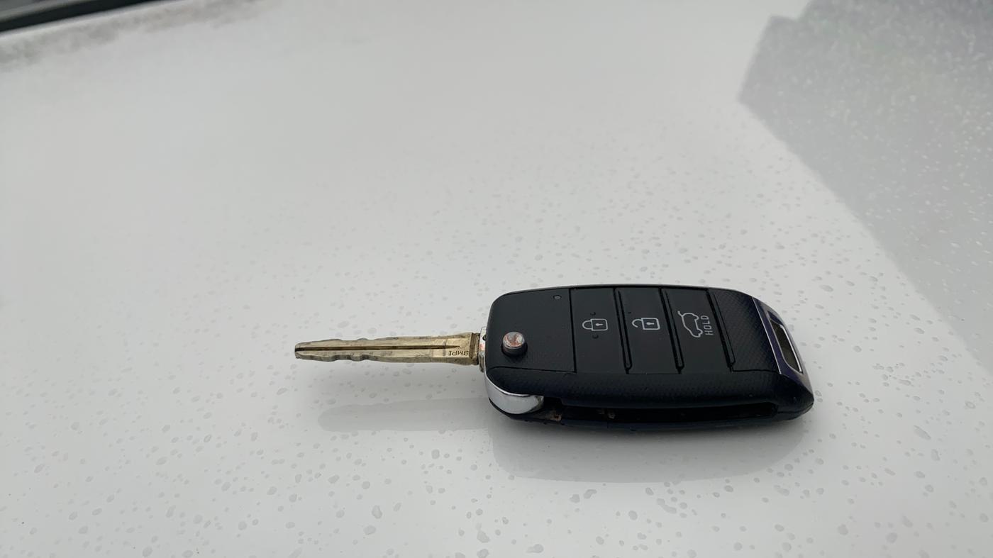 2023 KIA CARENS PRESTIGE 1.5 PETROL 7 STR, Petrol, Manual, 47,620 km, Key Close Up