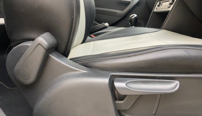 2017 Volkswagen Polo ALLSTAR 1.2, Petrol, Manual, 69,437 km, Driver Side Adjustment Panel