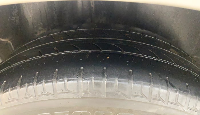 2017 Volkswagen Polo ALLSTAR 1.2, Petrol, Manual, 69,437 km, Right Rear Tyre Tread