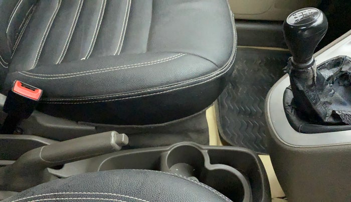 2016 Hyundai i10 SPORTZ 1.1, Petrol, Manual, 60,174 km, Gear Lever