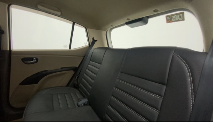 2016 Hyundai i10 SPORTZ 1.1, Petrol, Manual, 60,174 km, Right Side Rear Door Cabin