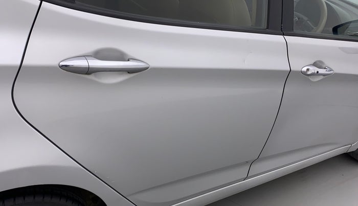 2016 Hyundai Verna 1.6 CRDI SX, Diesel, Manual, 90,223 km, Right rear door - Slightly dented