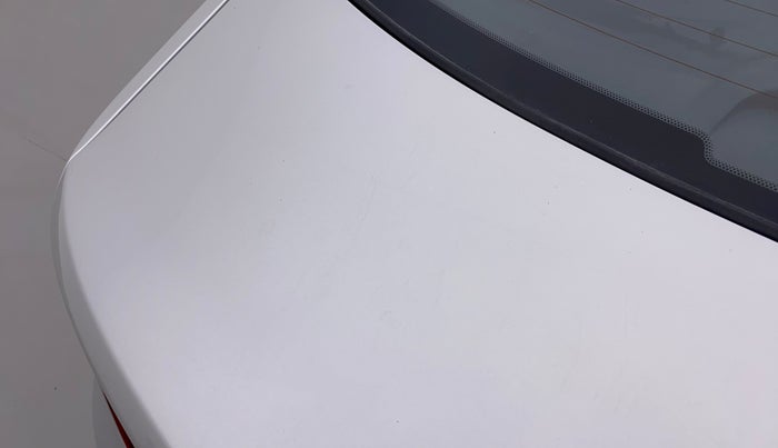2016 Hyundai Verna 1.6 CRDI SX, Diesel, Manual, 90,223 km, Dicky (Boot door) - Minor scratches