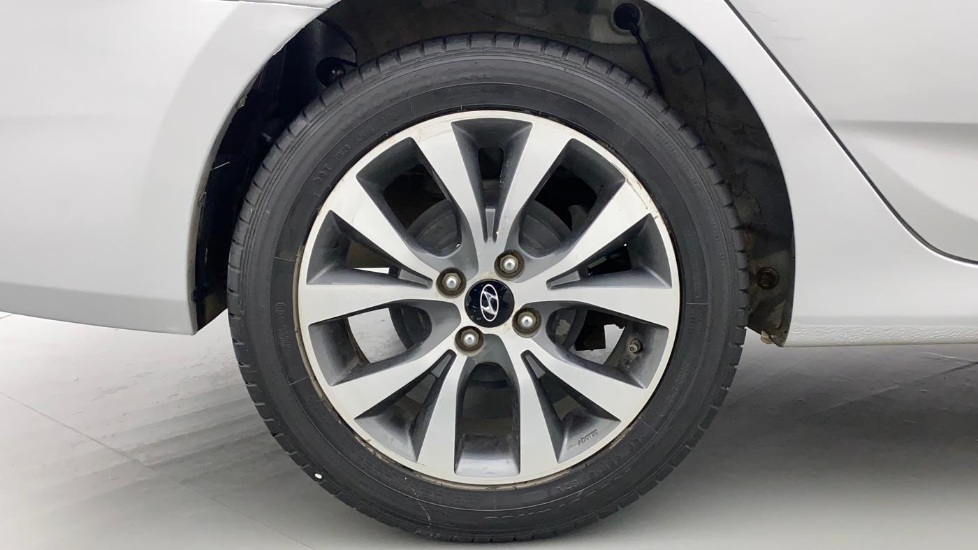 2016 Hyundai Verna 1.6 CRDI SX, Diesel, Manual, 90,223 km, Right Rear Wheel