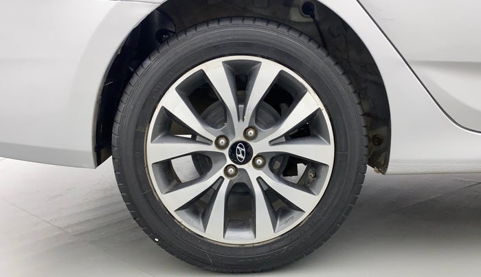 2016 Hyundai Verna 1.6 CRDI SX, Diesel, Manual, 90,223 km, Right Rear Wheel