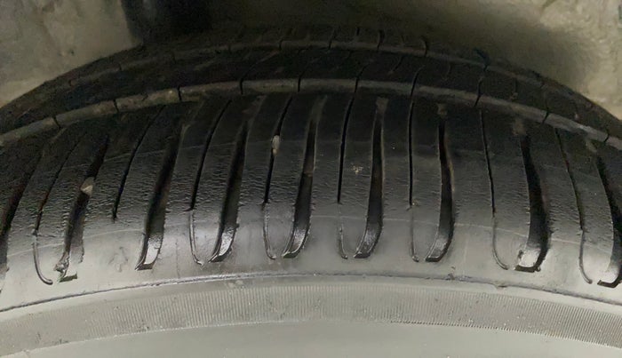 2015 Honda Jazz 1.2L I-VTEC V AT, Petrol, Automatic, 68,744 km, Right Rear Tyre Tread