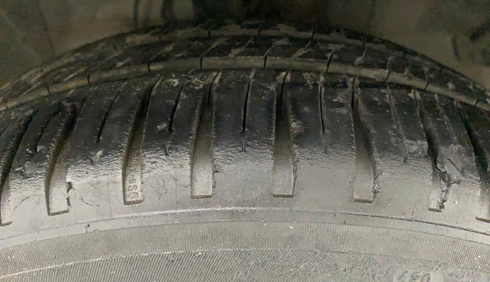 2015 Honda Jazz 1.2L I-VTEC V AT, Petrol, Automatic, 68,744 km, Right Front Tyre Tread