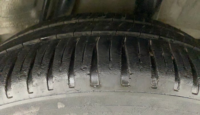 2015 Honda Jazz 1.2L I-VTEC V AT, Petrol, Automatic, 68,744 km, Left Rear Tyre Tread