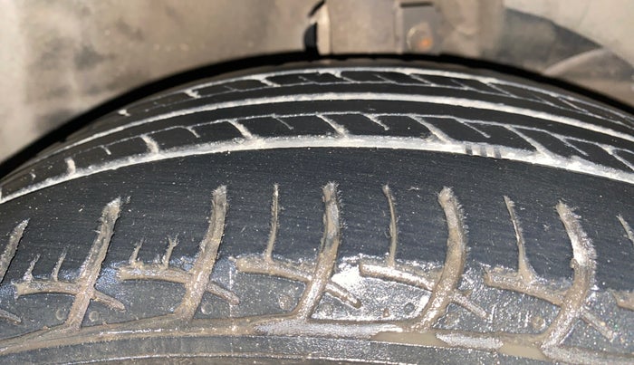 2018 Maruti Baleno DELTA PETROL 1.2, Petrol, Manual, 88,520 km, Right Front Tyre Tread