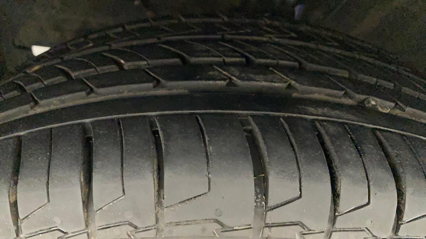 2017 Maruti Baleno ALPHA PETROL 1.2, Petrol, Manual, 91,549 km, Left Front Tyre Tread