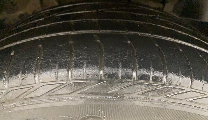 2018 Tata NEXON XZA PLUS DIESEL, Diesel, Automatic, 51,669 km, Right Front Tyre Tread