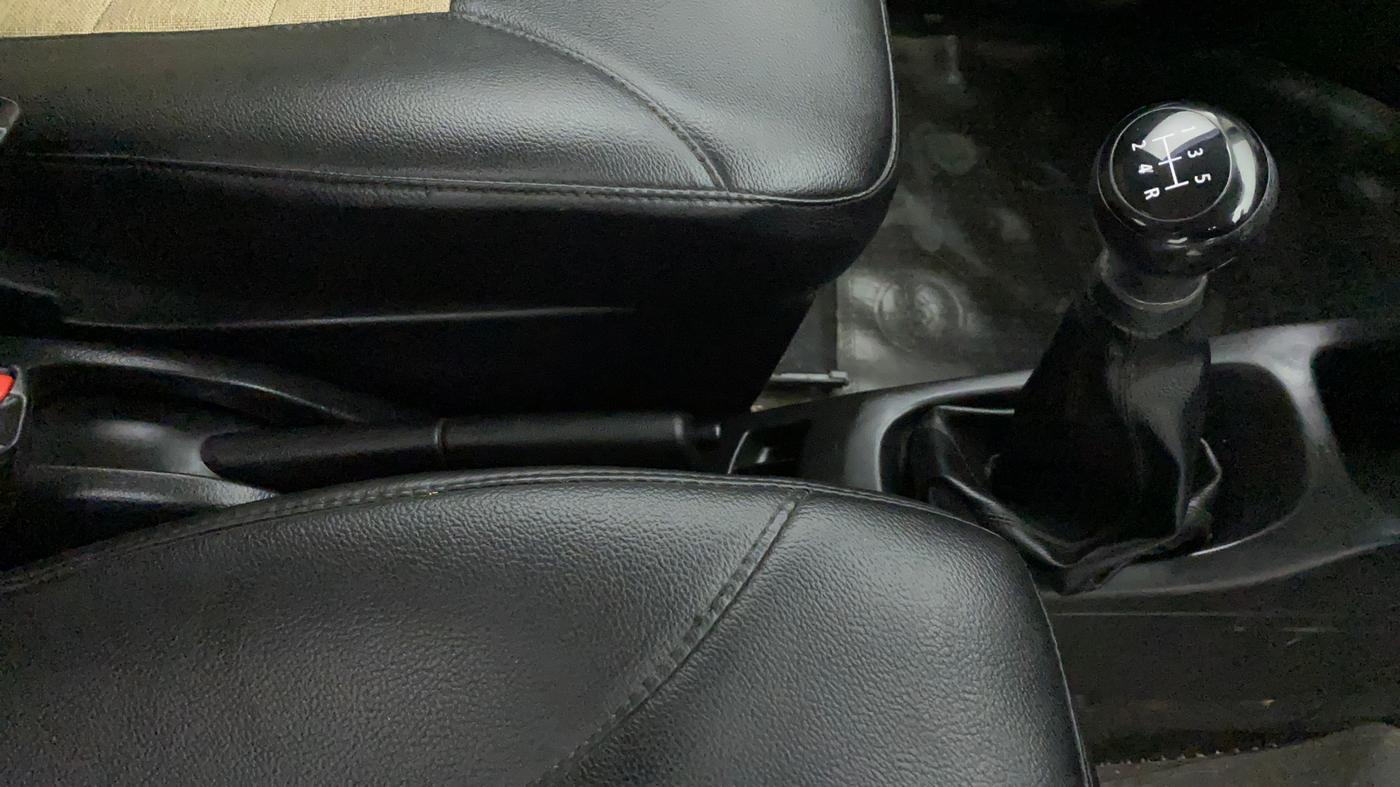 2013 Maruti Wagon R 1.0 LXI, Petrol, Manual, 37,008 km, Gear Lever